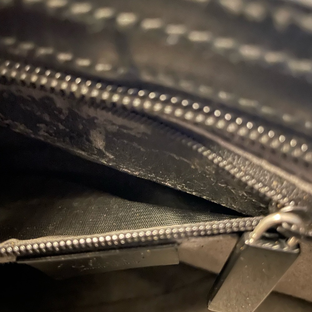 Gucci Black Shoulder Bag - Picture 8 of 11